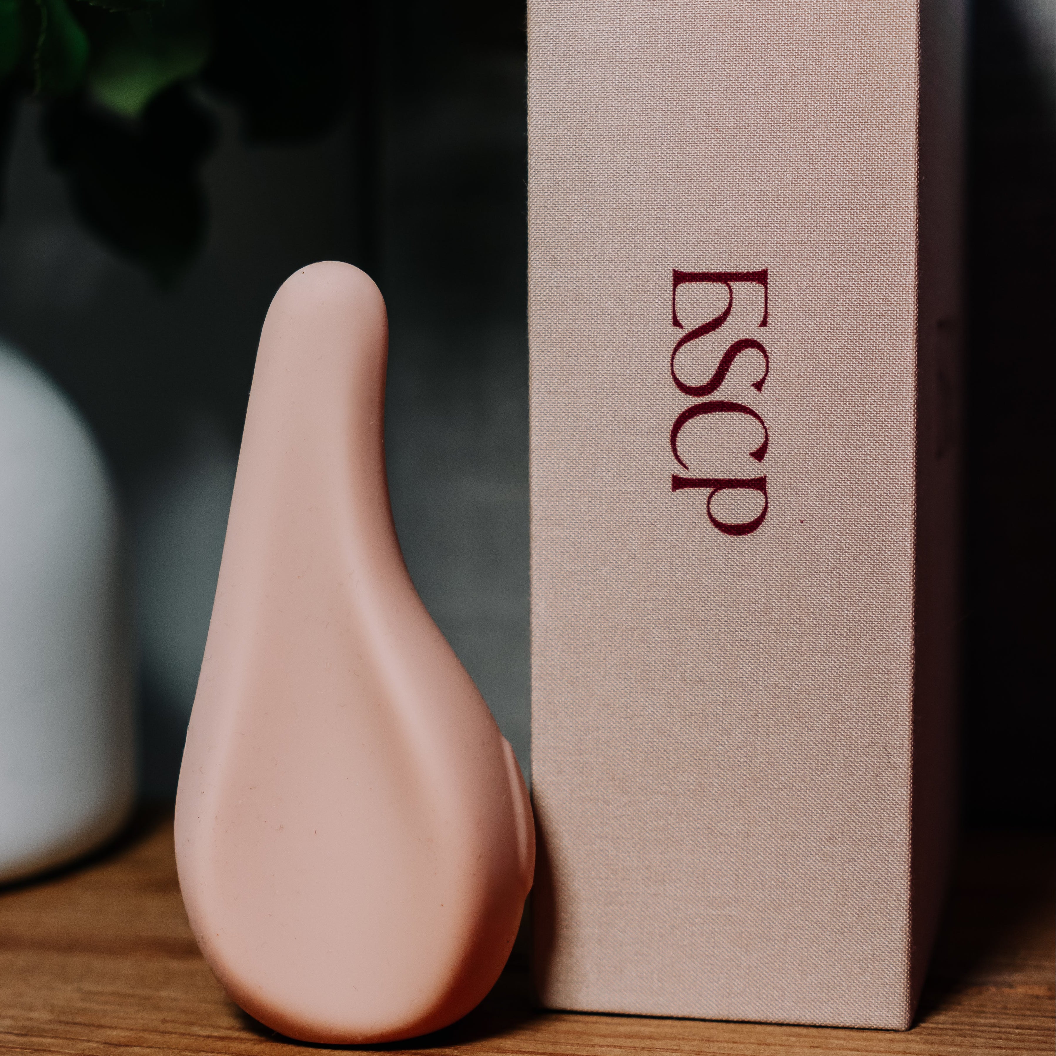 Whisper – Luxury Vibrator Ritual Set - Blush | ESCP