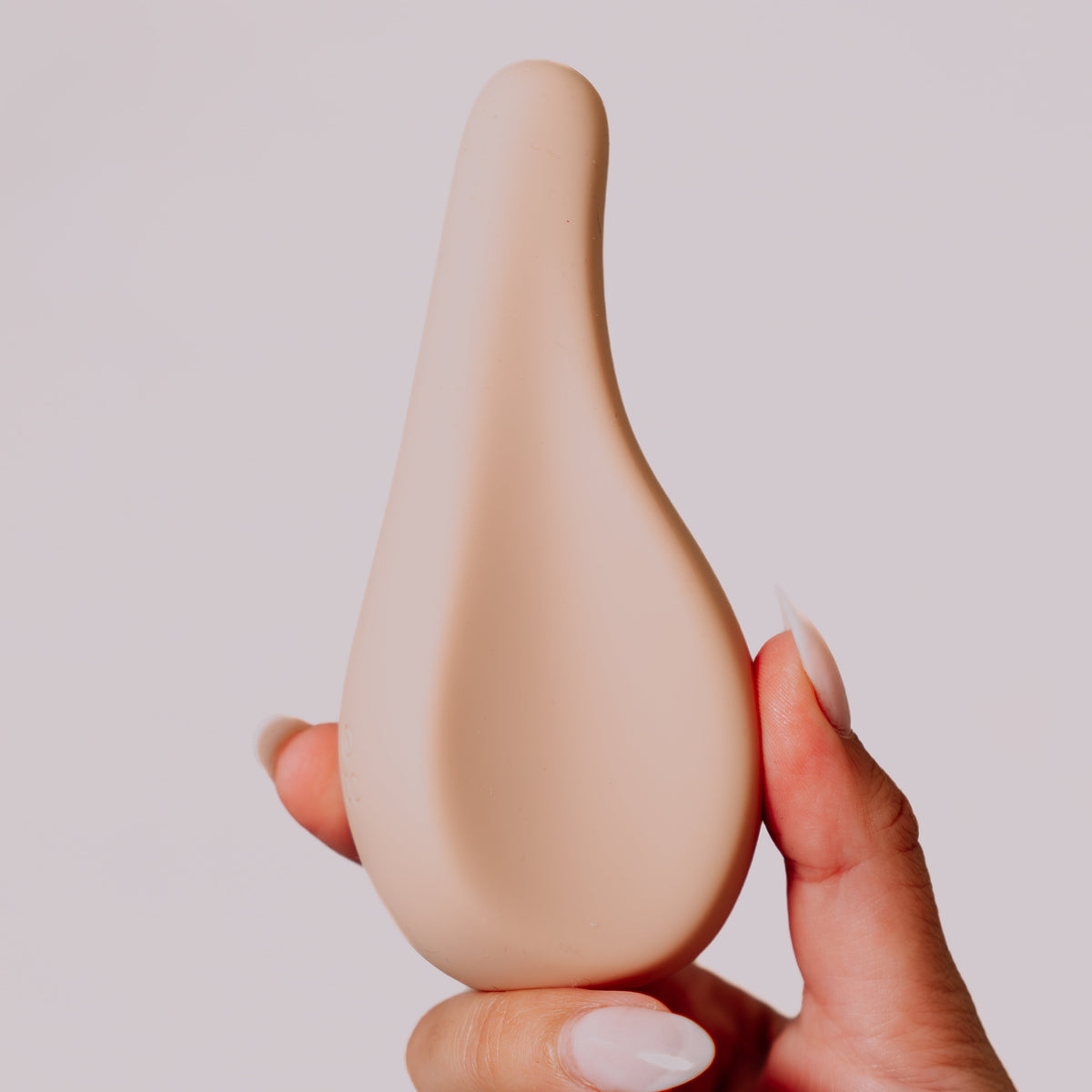 ESCP Whisper massager in Blush
